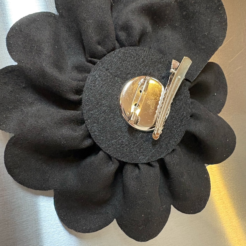 Black Floral Rhinestone Embellished Accessory - Picture 4 of 4